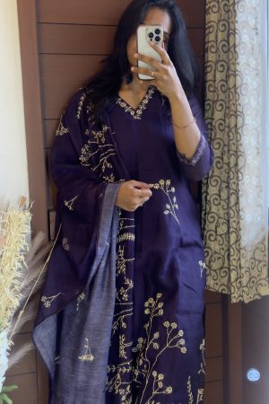 Readymade06 Mul Chanderi with Thread work